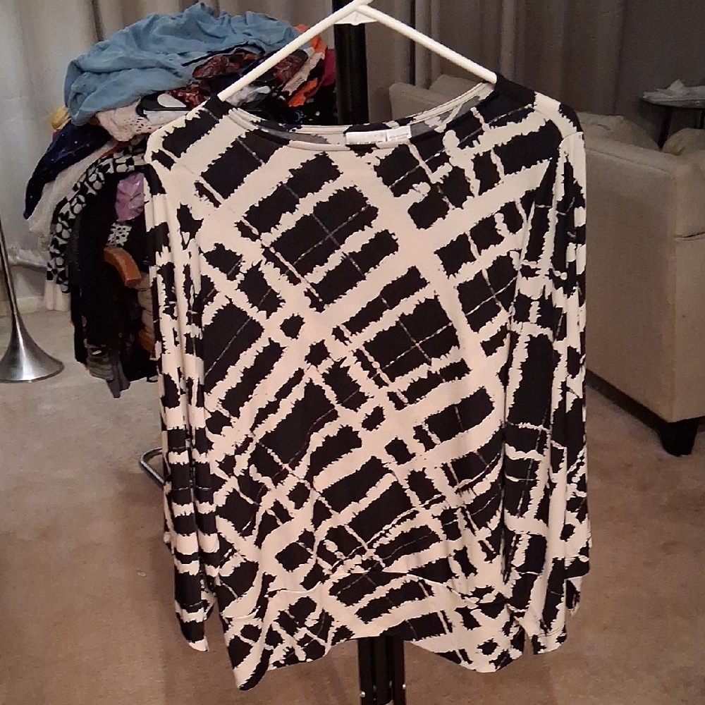 Chico's Monochrome Abstract Long Sleeve Top